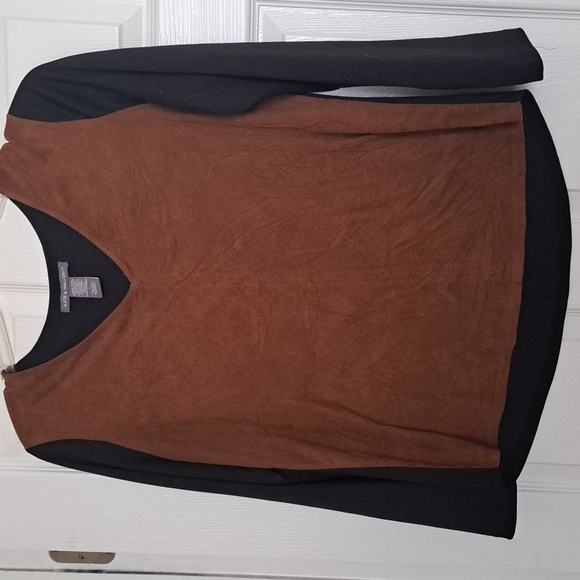 Winter Suede Skirt Set - Picture 2 of 9